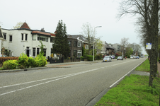 900896 Gezicht op de huizen Amsterdamsestraatweg 891 (links) -lager te Utrecht.